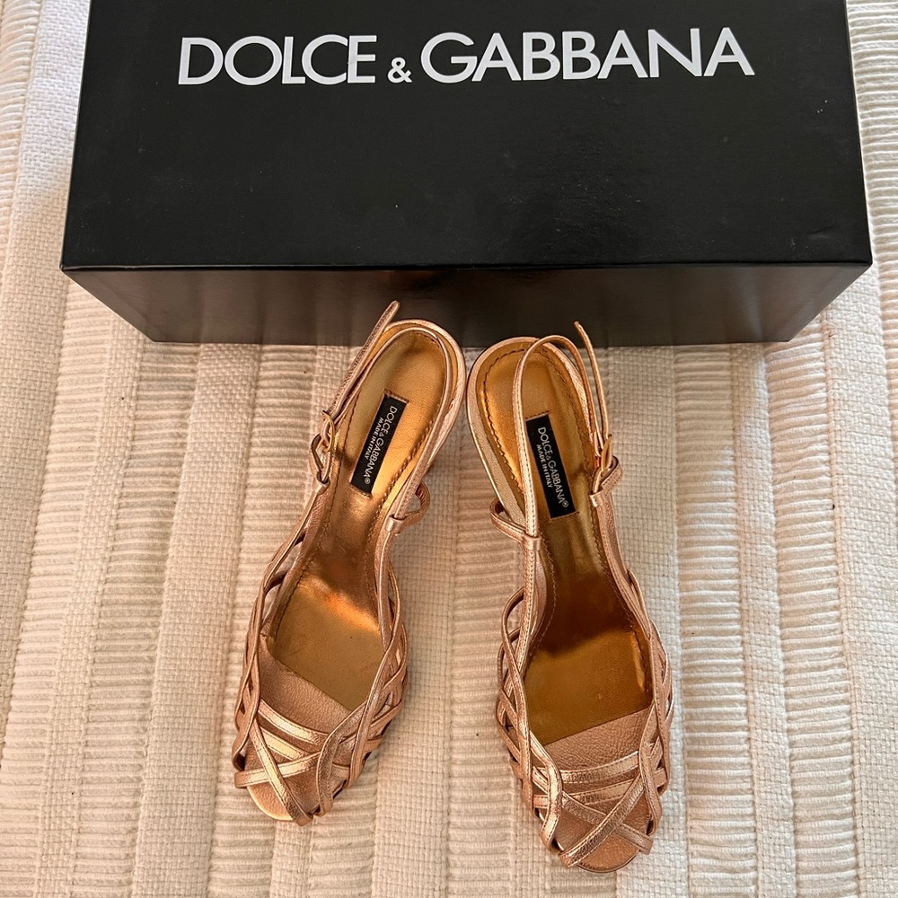 Dolce & Gabbana sandal size:5.1/2 color: Pink gold